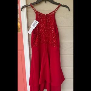 Beautiful womens/Jrs red formal dress. New with tags!!!